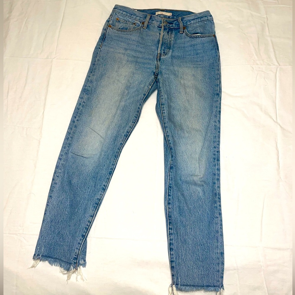 Levi Light Washed “Wedgie” style Jeans, Size 28, Fringed at Bottom